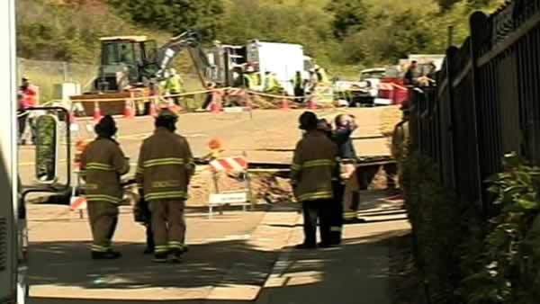 Giant sinkhole swallows up cars in Richmond