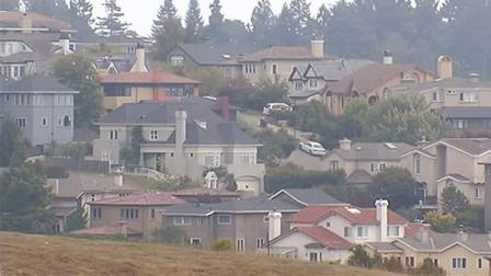 A Bay Area health advisory is in effect through Tuesday due to poor air quality caused by Oregon wildfires.

