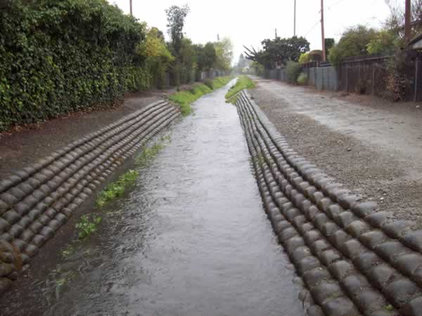 Flooding in Sunnyvale, March 24, 2011 (Photo...