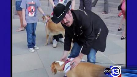 Former candidate Kinky Friedman has endorsed Woodrow the dog for Texas governor.
