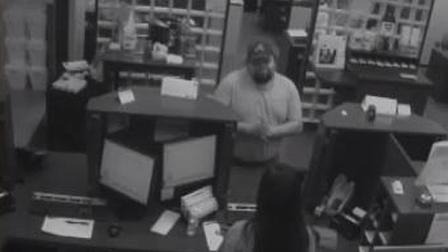 The XXXL Bandit is described as a white male, late 20s to early 30s, approximately 57-58 tall, 275 pounds, with a heavy build, a pear-shaped frame and a medium complexion.