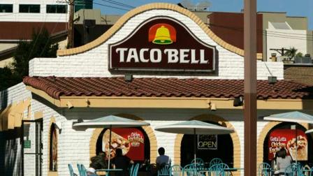 An Alabama-based law firm said Monday it has withdrawn its class-action lawsuit that sought to force Taco Bell to stop calling the meat it serves beef. (AP Photo)