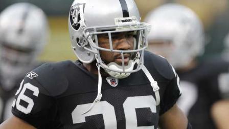 Former UH Cornerback Stanford Routt, a 7-year NFL veteran, is giving back to his alma mater.