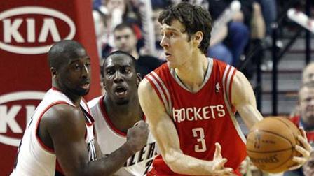 Goran Dragic was has inked a deal with the Suns (AP photo)