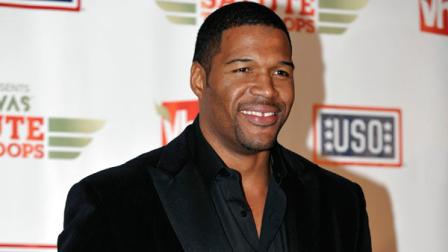 Michael Strahan is seen backstage at the Vh1 Divas Salute the Troops on Friday, Dec. 3, 2010 in San Diego, Calif. (AP Photo/Denis Poroy)