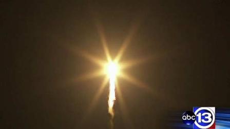 SpaceX Dragon capsule blasts off in Cape Canaveral on Sunday, October 7, 2012