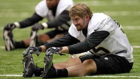 Barrett Ruud, an 8-year veteran, started 77 games for Tampa Bay and Tennessee from 2006 to 2011. He was released by New Orleans earlier this month. (AP photo)