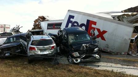 Two dead in 150 vehicle pile-up in Texas