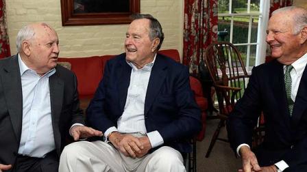 Former President of the Soviet Union Mikhail Gorbachev, left, former President George H.W. Bush, center, and former Secretary of State James Baker, right, visit before having lunch Thursday, Nov. 1, 2012, in Houston. Gorbachev was in Houston to speak at the Brilliant Lecture Series. (AP Photo/David J. Phillip)