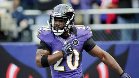 In this Oct. 14, 2012, photo, Baltimore Ravens free safety EdReed runs onto the field for the Ravens NFL football game against the Dallas Cowboys in Baltimore. (AP Photo/Nick Wass)