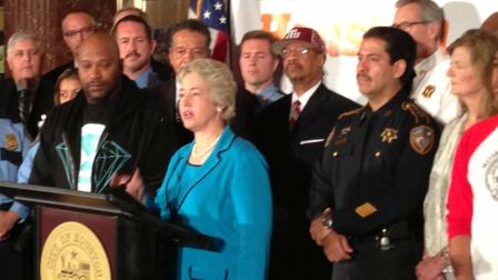 Mayor Annise Parker utilized the start of National Distracted Driving Awareness Month to kick off It Can Wait, Houston, a local anti-texting while driving public awareness campaign. Houston is believed to be the first city in the nation to take this issue on in such a big way.