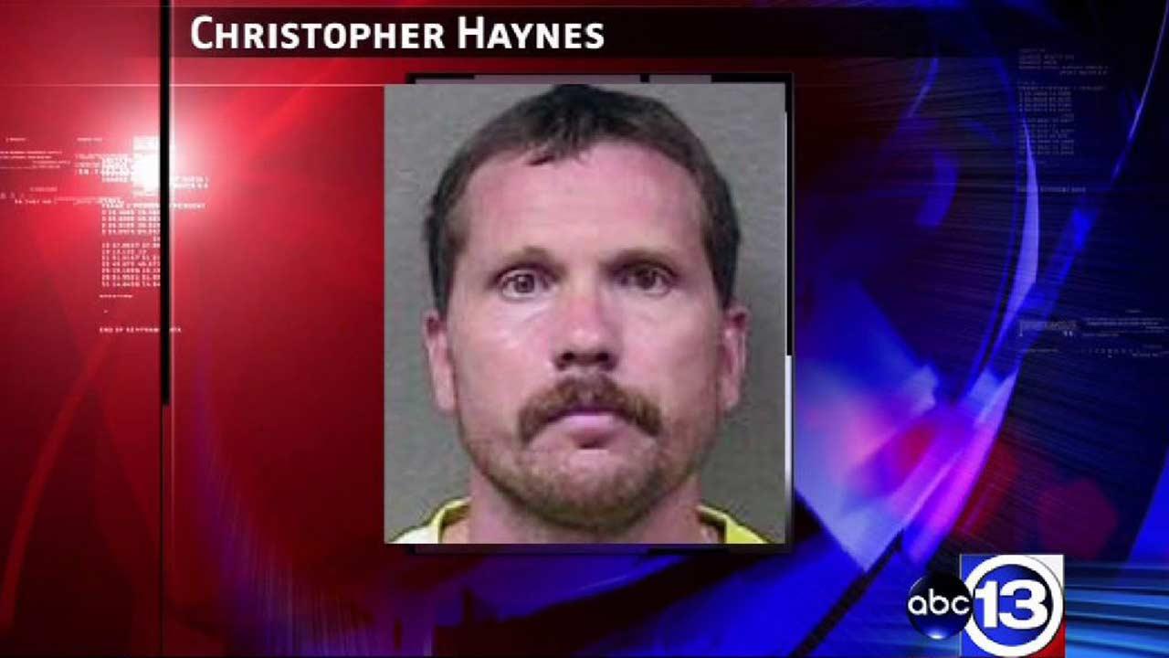 <b>Christopher Haynes</b> is wanted after allegedly shooting his ex-girlfriend in ... - 9081344_1280x720