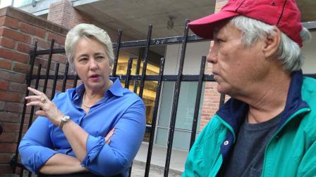 Houston Mayor Annise Parker led a team of volunteers canvassing the streets of downtown Houston to interview homeless individuals as part of Houston Registry Week. More than 120 volunteers are participating in a weeklong campaign as part of the citys plan to get 2,500 homeless persons off the streets by 2016.