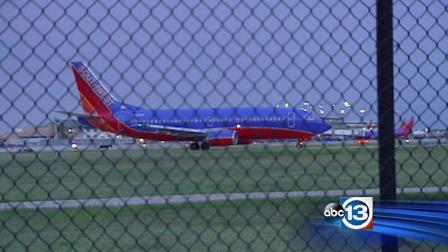 Southwest Airlines plane turned around over cargo door at Hobby Airport