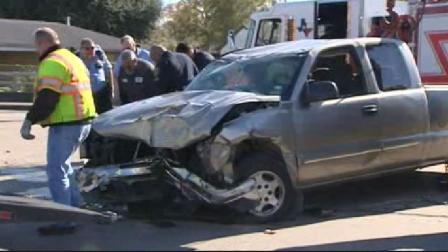 Car wreck injures girl