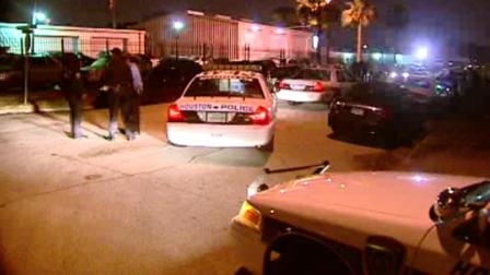 Police say a robbers gun got jammed as he tried to shoot his victim as he fled on foot.