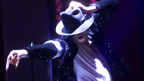 Michael Jackson performs during his 30th Anniversary Celebration, The Solo Years concert at New Yorks Madison Square Garden, Friday, Sept. 7, 2001. (AP Photo/Beth A. Keiser, Pool)