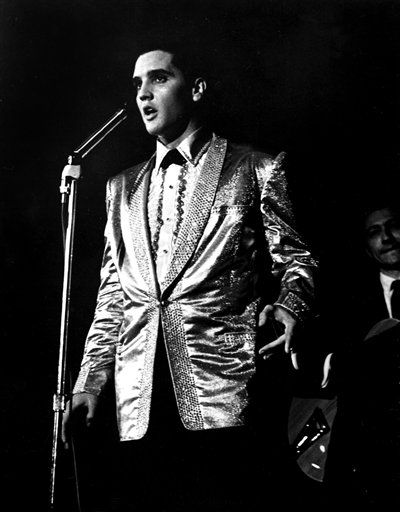 Celebrity Deaths 2009 on Elvis Presley  34 Year Anniversary Of His Death