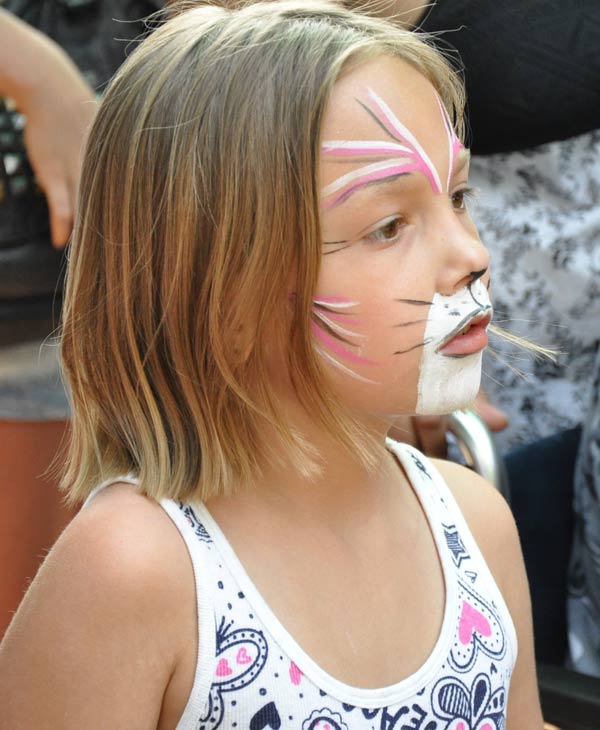 Cast members from CATS visit the big cat...