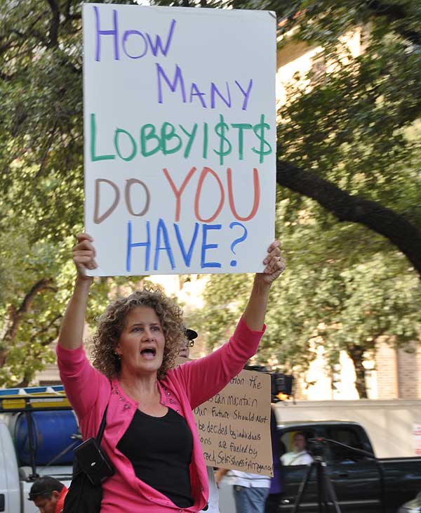 Houston protesters join the Occupy movement to...