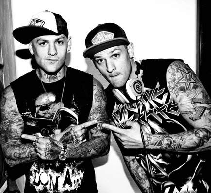 Joel (R) and Benji (L) Madden in a Twitter photo