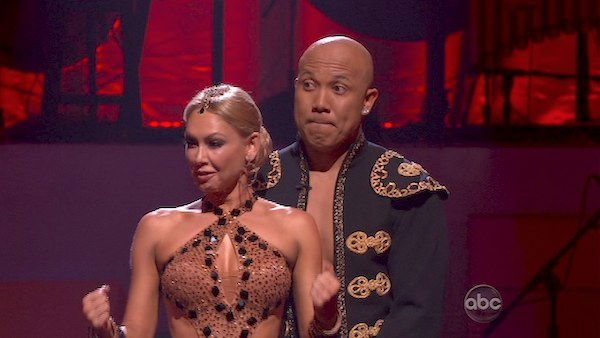 Hines Ward and his partner Kym Johnson react to...