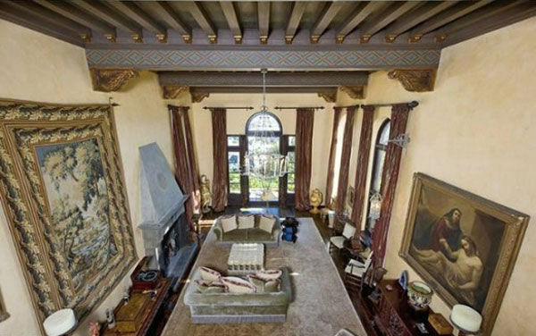 The sitting room at Katy Perry and Russell...