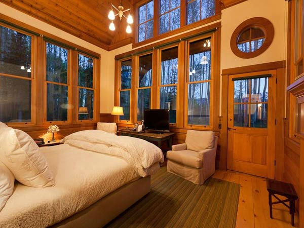 A guest bedroom in Jerry Seinfeld's mansion in...