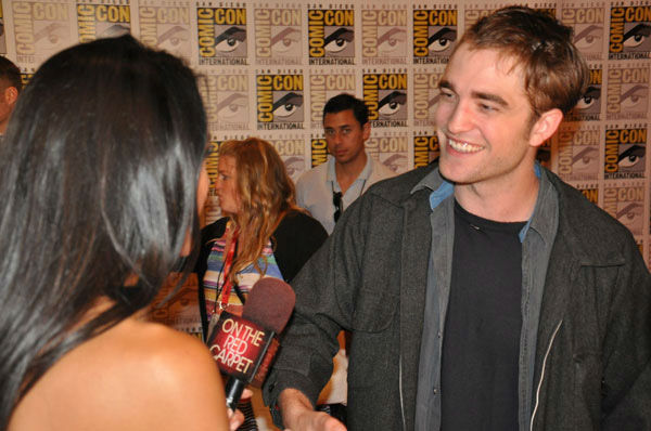 OnTheRedCarpet.com co-host Rachel Smith...