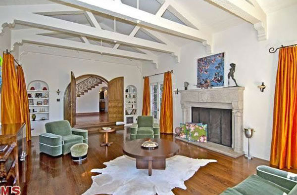 The sitting room in Rose McGowan's former home,...