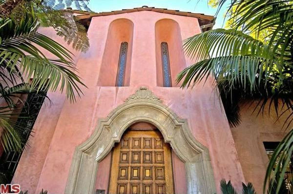 Rose McGowan's former home, located in the Loz...