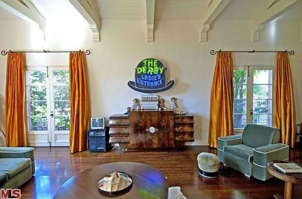 The sitting room in Rose McGowan's former home,...