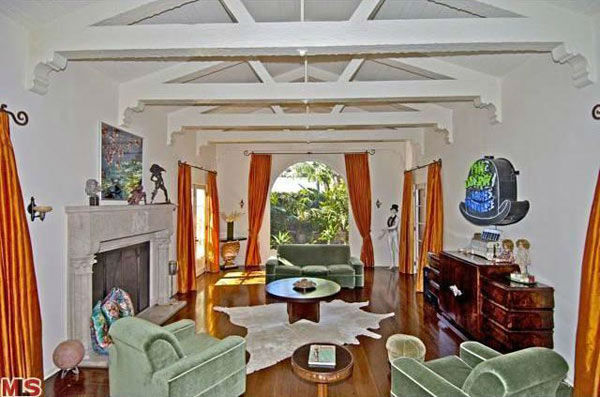 The sitting room in Rose McGowan's former home,...