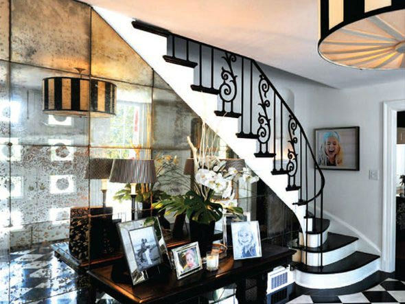The spiral staircase in Taylor Swift's...