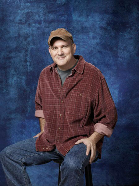 Mike O'Malley returns as Burt Hummel in Season...