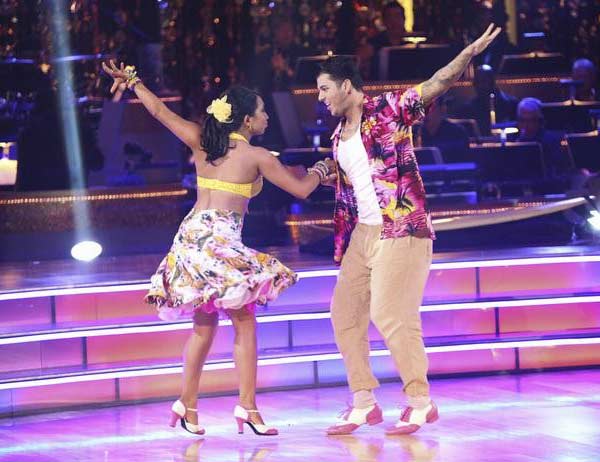 'Keeping Up With The Kardashians' star Rob Kardashian and his partner Cheryl Burke received 21 out of 30 from the judges for their Jive on the September 26 episode of 'Dancing With The Stars.'