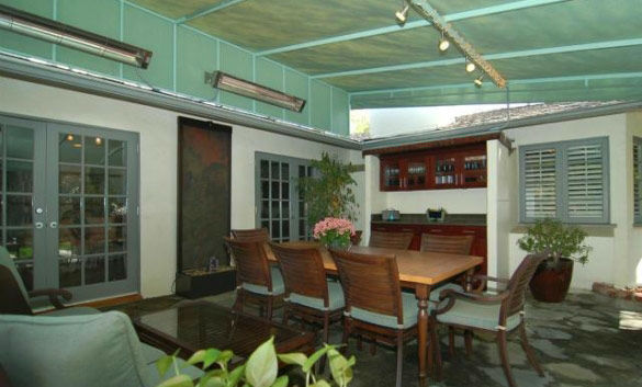 The patio dining room at 'Gossip Girl' actress...