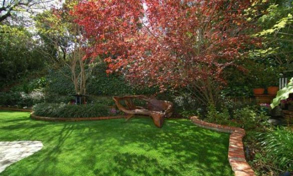 The garden at 'Gossip Girl' actress Leighton...