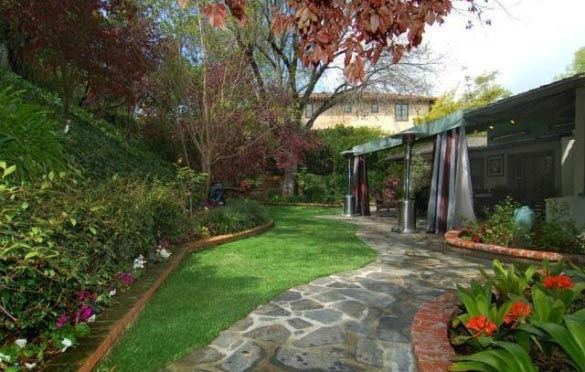 The garden at 'Gossip Girl' actress Leighton...