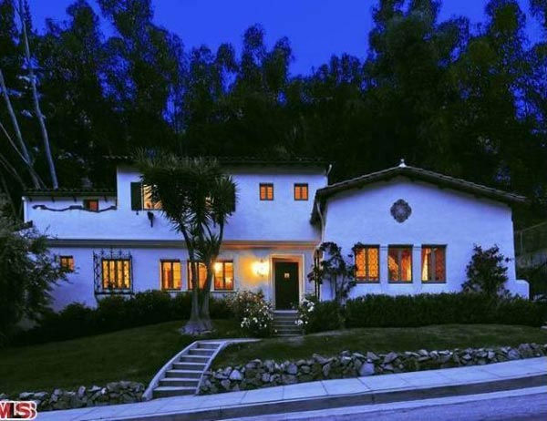 Frances Bean Cobain's 3,350 square foot home,...