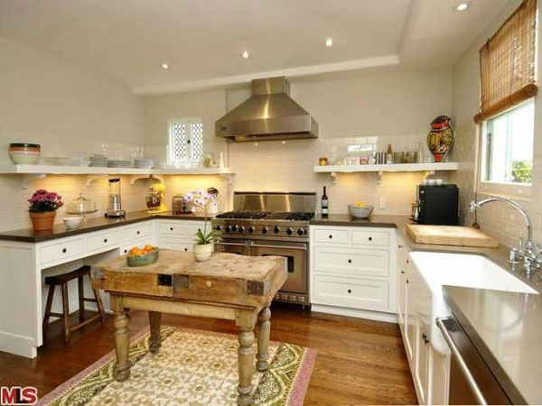 The kitchen in Frances Bean Cobain's 3,350...