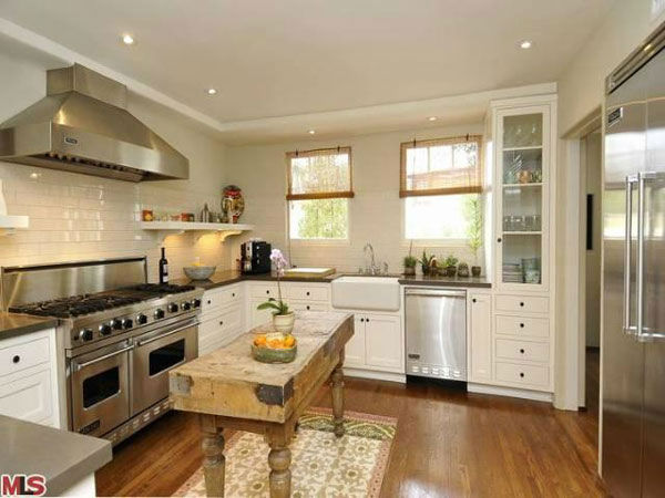 The kitchen in Frances Bean Cobain's 3,350...