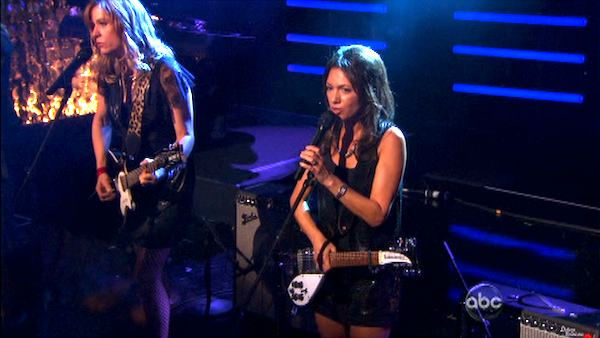 The Bangles performed a few of their 1980s hits...