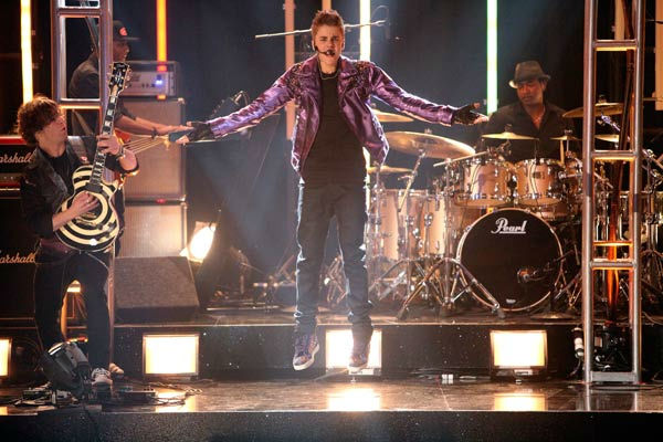 Justin Bieber hits the 'Dancing With The Stars'...