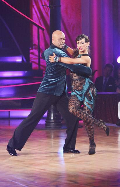 'All My Children' actor and Iraq War veteran J.R. Martinez and his partner Karina Smirnoff received 23 out of 30 from the judges for their Paso Doble and 27 out of 30 for their Argentine Tango and 6 bonus points for their Cha Cha relay for a total of 56 p