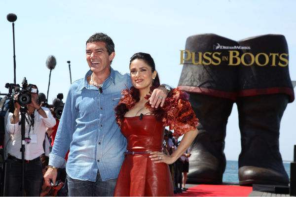 Actor Antonio Banderas (L) and actress Salma...