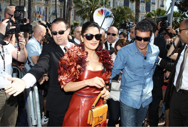 Actor Antonio Banderas (L) and actress Salma...