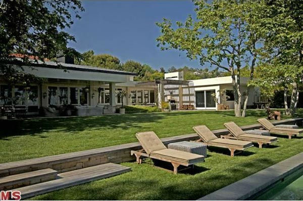 A view of the $49 million Beverly Hills home of Ellen DeGeneres and Portia de Rossi. The home comes complete with 9 bedrooms and 11 bathrooms.<br />The property spans nearly 3 acres and features two guest houses, antique furniture and rugs, sculptures, an