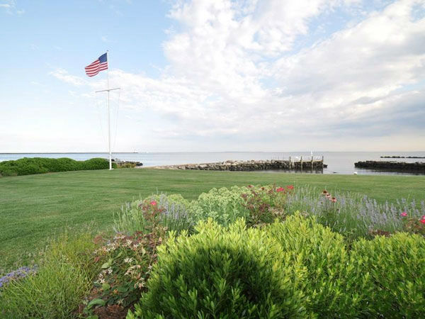 Katharine Hepburn's former Connecticut home sits...