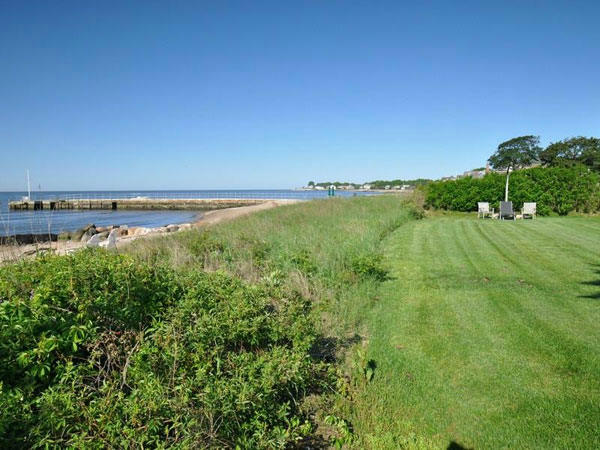 Katharine Hepburn's former Connecticut home sits...